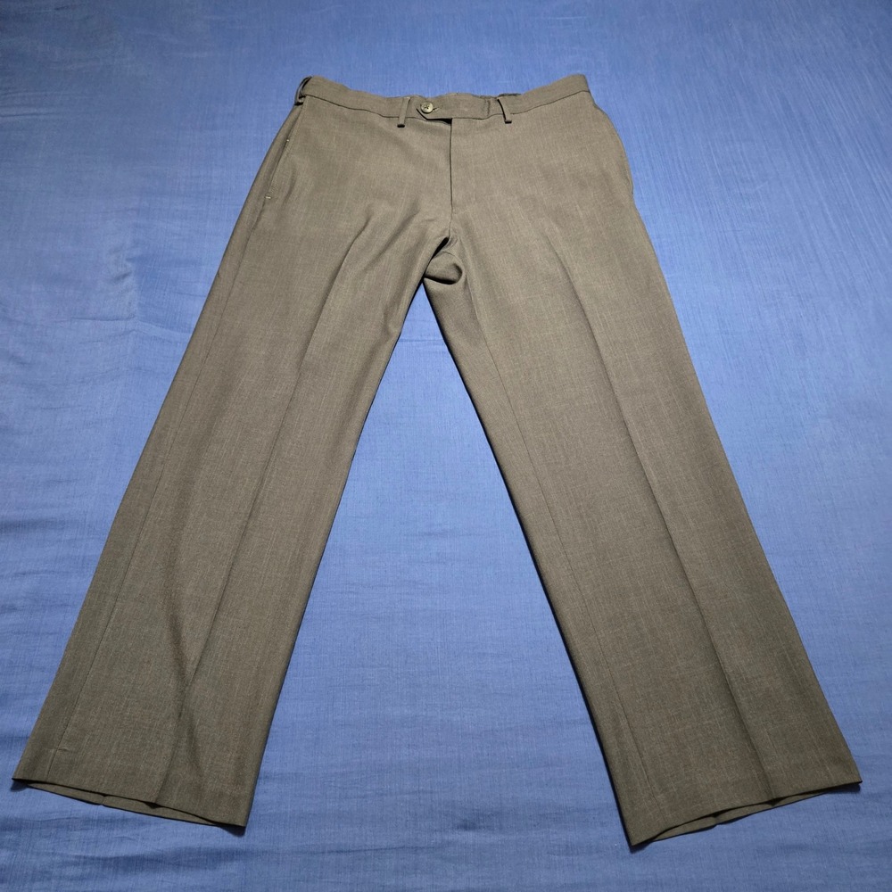 Haggar Dress Pants Mens 34x29 Gray Excellent Classic Fit Flat Front Slacks